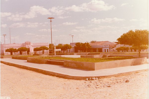 Praça Tristão Gonçalves : Mercado Público : Jaguaribara, CE